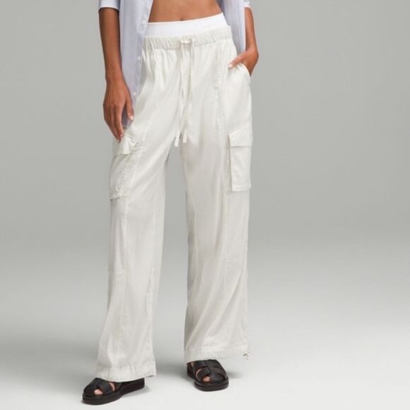 LULULEMON Pants Women XXS Lightweight Adjustable Mid-Rise Cargo Bone Casual - Picture 1 of 11